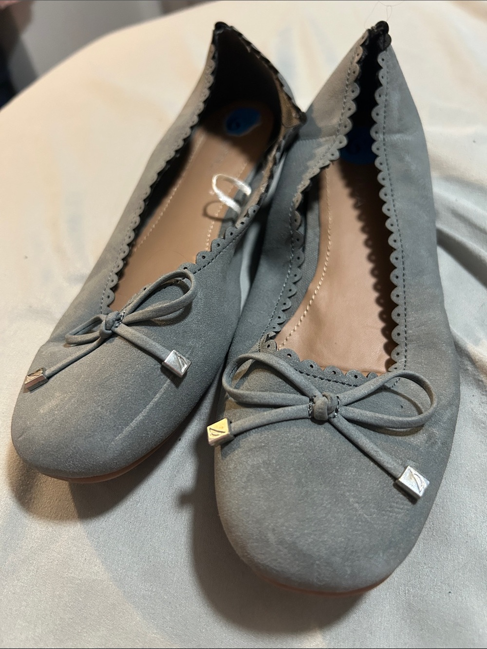 Nautica Light Gray Scalloped Suede Ballet Flats with Bow